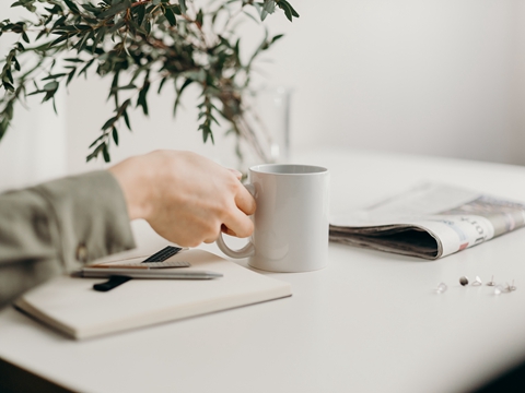 中國投資者赴港美開戶實操指南：關(guān)鍵因素與政策紅利