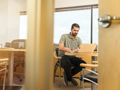 迪拜公司注冊(cè)專(zhuān)業(yè)代辦，一站式服務(wù)解決方案