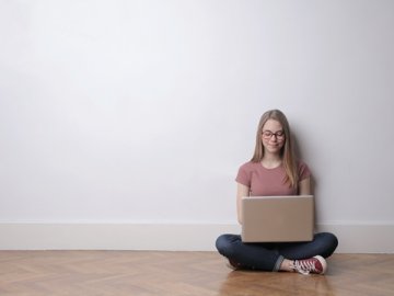 美國(guó)對(duì)伊朗貿(mào)易伙伴加征25%關(guān)稅，中國(guó)成首要目標(biāo)