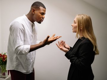 北京外資公司為外籍員工繳社保公積金：是否強(qiáng)制？繳費(fèi)基數(shù)有何規(guī)定？